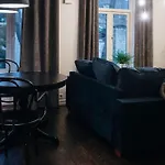 Comfort And Authentic Apartment Near Old Town