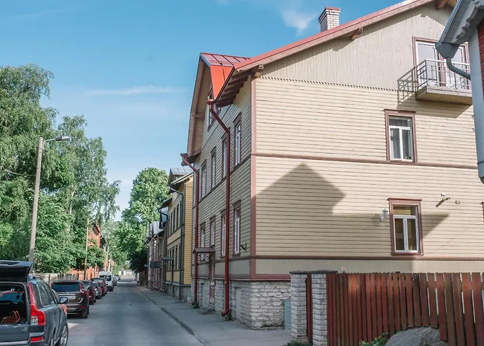 Comfort And Authentic Apartment Near Old Town